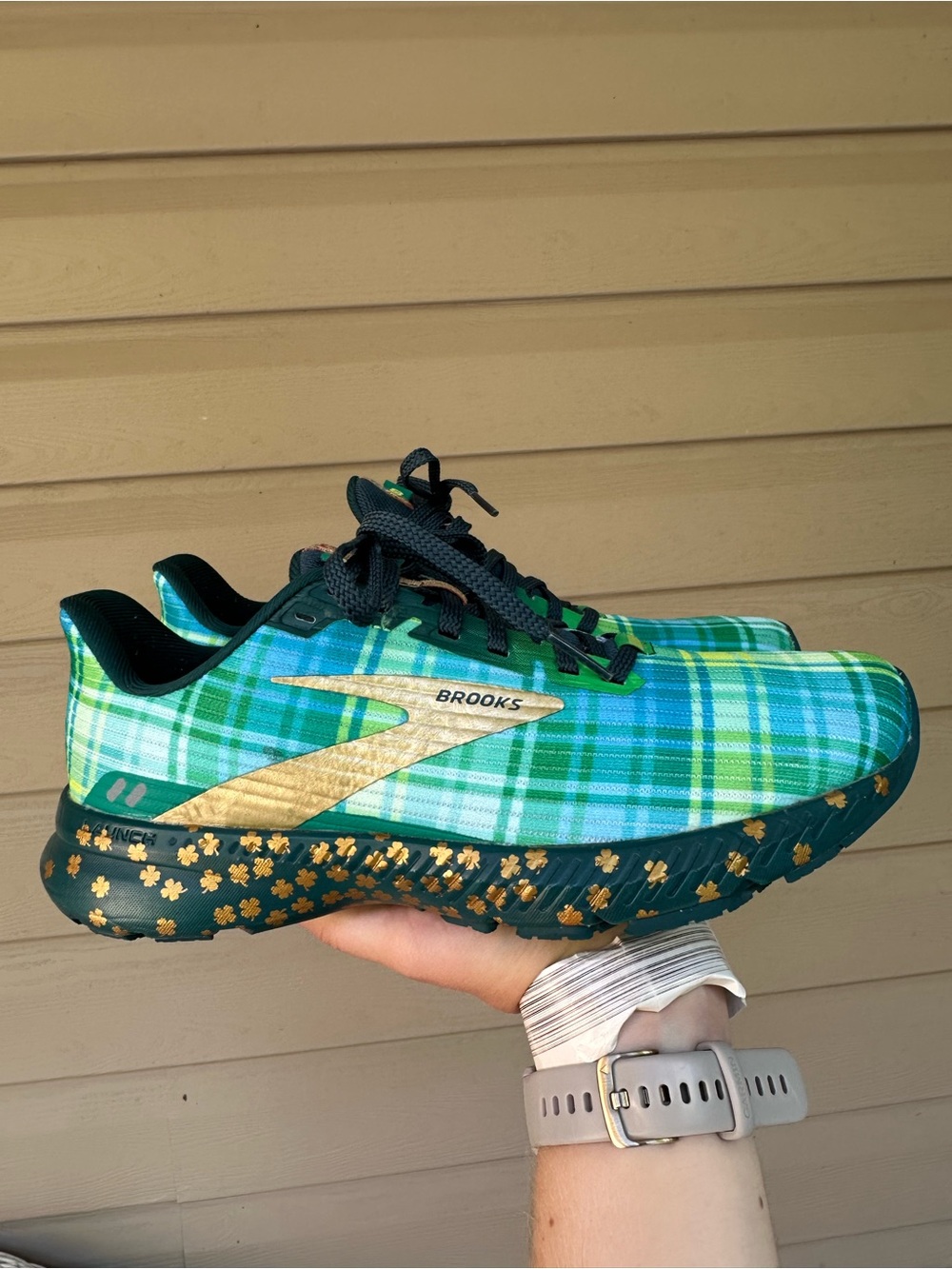 Brooks Launch 8 Run Lucky Shoes Womens Size 7 Green Plaid Shamrock
